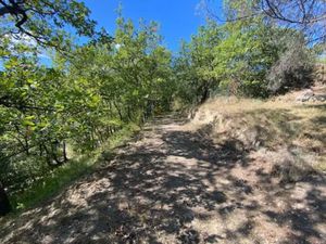 Vente terrain à batir 1820 m² à Pierrevert (04860)  180 000 €