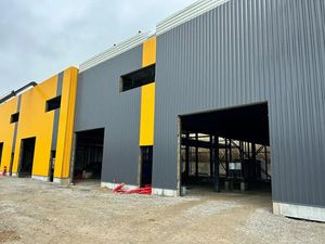 LOCAL D'ACTIVITE A VENDRE OU A LOUER EN VEFA A LUNEL