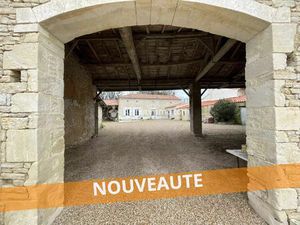 Vente Maison 8 pièces 183 m2 à Siecq