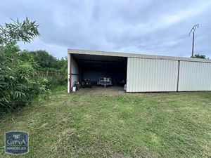 Local industriel à louer 100 m² - Clacy-et-Thierret (02) - 570€