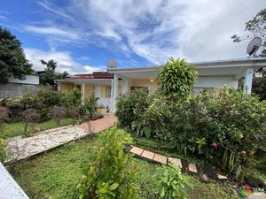 Vente maison 7 pièces 112 m² à Saint Benoit (97470)  179 000 €