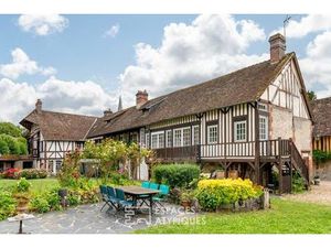 Maison normande du 16ème siècle  repaire secret de Sacha Guitry