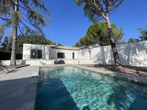 Location maison 7 pièces 186m2 Castelnau-le-Lez 34170 - 3800 € - Surface Privée