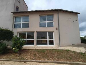 Vente commerce CHASSENEUIL DU POITOU 288 m²