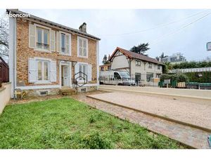 Local 98 m² VILLECRESNES