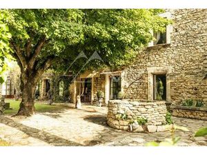 Maison de prestige de 300 m2 en location L'Isle-sur-la-Sorgue  Provence-Alpes-Côte d'Azur