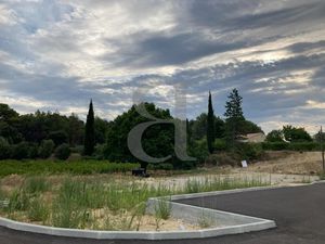 Vente terrain 607 m² à Vaison-la-Romaine (84110)  130 400 €