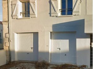 Location parking 1 pièces 20m2 Saintes 17100 - 100 € - Surface Privée