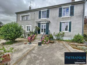 Maison 9 pièces 288 m²