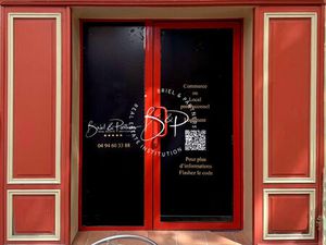 Local professionnel rénové avec studio emplacement premium