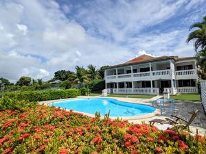 PROPRIETE 10 PIECES VUE DEGAGEE