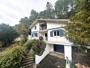 SOORTS-HOSSEGOR   Maison 8 pièce sur 1500m² de terrain avec piscine.