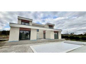 Maison avec piscine et terrasse Saint-Martin-aux-Chartrains (14)