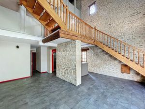 À VENDRE - LOCAL COMMERCIAL CENTRE VILLE A SAINTE CÉCILE LES VIGNES