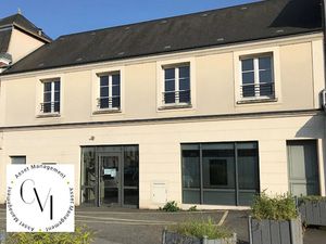 Location locaux professionnels 200 m² à Nogent-le-Roi (28210)  2 165 €