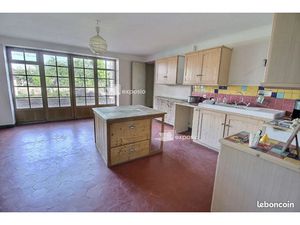 Vente maison 6 pièces 182 m² à Magne (79460)  183 500 €