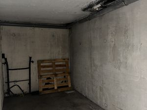 PLACE DE PARKING - 10M2 13003 MARSEILLE