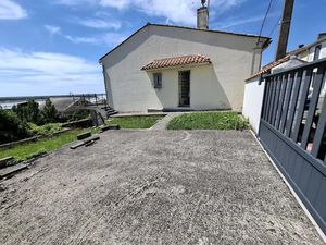 Vente maison 2 pièces 49 m² à Blaye (33390)  36 000 €