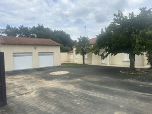 Location maison 5 pièces 140m2 Chaniers 17610 - 1400 € - Surface Privée