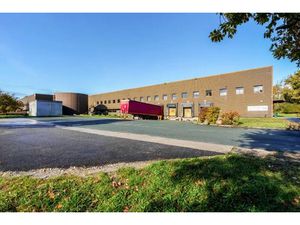 A LOUER - LOCAL D'ACTIVITES 8 927 M² DIVISIBLES A PARTIR DE 4 420 M² - CANEJAN PROCHE A63