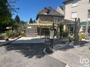 Murs commerciaux 690 m² SAINT-VIANCE