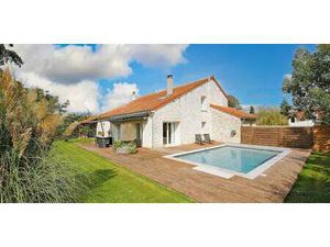 Maison avec piscine et terrasse Bannost-Villegagnon (77)