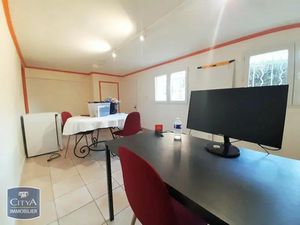 Local professionnel à louer 55 m² - Orange (84) - 530€