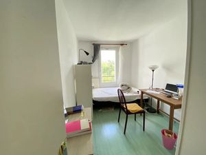 Location meublée appartement 1 pièce 14 m² à Nanterre (92000)  740 €