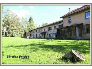 Vente maison 13 pièces 388 m² Saint-Victor-Montvianeix (63550)