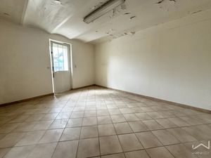 Location parking 20 m² à Guerville (78930)  190 €