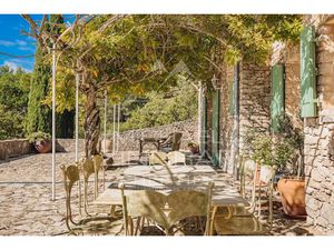 Vente maison 10 pièces 276 m² à Gordes (84220)  1 862 000 €