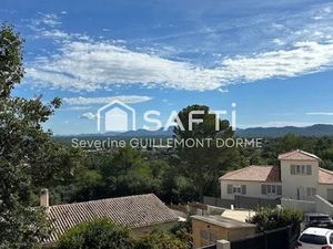 Vente terrain 779 m² à Saint-Maximin-la-Sainte-Baume (83470)  159 000 €