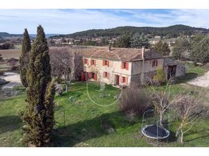 Vente maison 15 pièces 400 m² à Apt (84400)  748 000 €