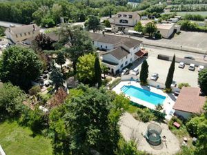 Vente commerce 34 pièces 2000 m² Villieu-Loyes-Mollon (01800)