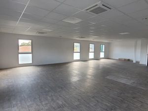SAINT JEAN DE LUZ  A LOUER  Bureaux neufs 114 m² – Zone tertiaire  parking  accès rapide g