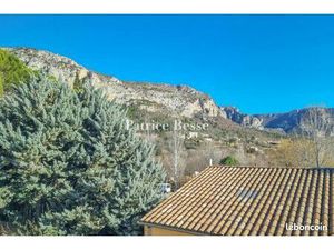 Maison de village 12 pièces 540 m²