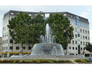 A louer bureaux en bon état à la frontière entre Courbevoie et La Garenne Colombes