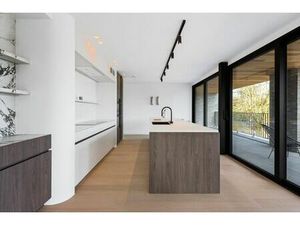 Prachtig afgewerkt nieuwbouwappartement inclusief 2 carpo...