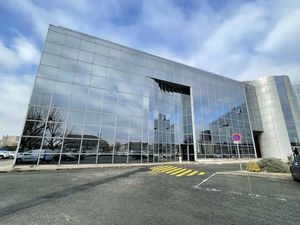 A VENDRE - BUREAUX A RENOVER 468 M² - BEGLES PONT SIMONE VEIL