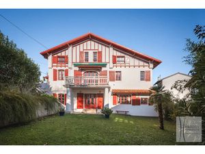 Vente maison 7 pièces 160 m² à Saint-Jean-de-Luz (64500)  1 470 000 €