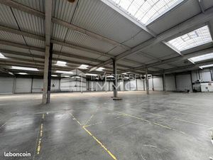 Local industriel 3 789 m²