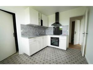 Location appartement  65.87 m² T-3 à Nogent-l'Artaud  650 €