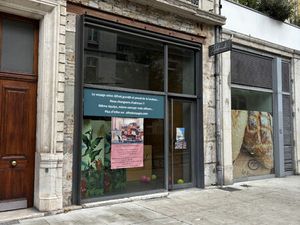 Location commerce 81 m² à Grenoble (38000)