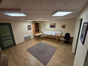 Harmon à louer : Bureaux équipés zone artisanale de Bidos 61 M²