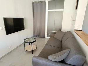 Location meublée appartement 2 pièces 33 m² à Frejus (83600)  780 €