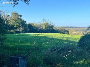 Terrain 3 500 m² Urt