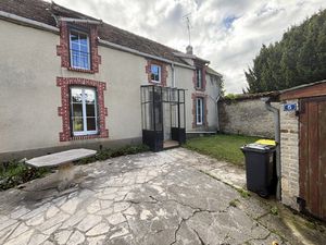 SAINTE COLOMBE SUR SEINE Ensemble deux de Maisons avec dépe