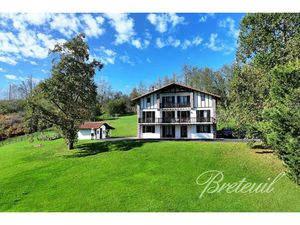 Vente maison 8 pièces 255 m² à Urrugne (64122)  1 140 000 €