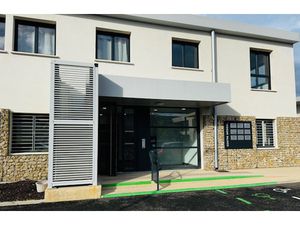 À LOUER LOCAL PROFESSIONNEL NEUF EN EXCLUSIVITÉ