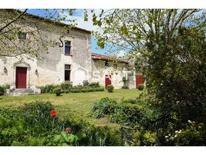 Vente manoir 8 pièces 432 m² à Champdeniers-Saint-Denis (79220)  625 000 €